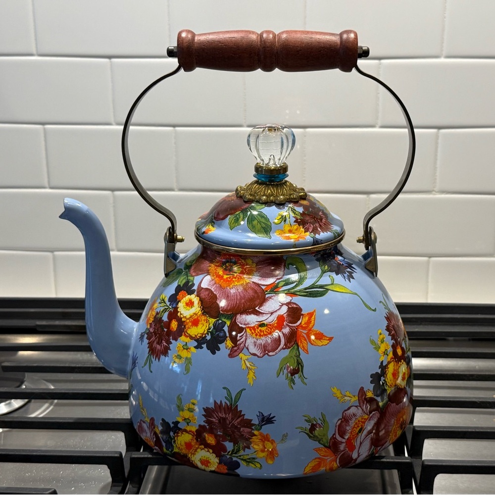RARE DISCONTINUED Lapis Blue Flower Market 3 qt Kettle Mackenzie Childs NWOT - Picture 2 of 11